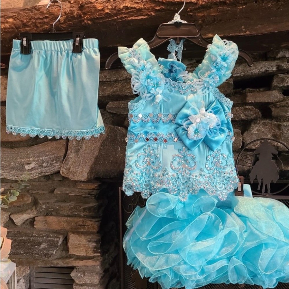 Girls 4/6 glitz pageant dress. Brand new